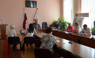 глава района Владимир Макаров провел прием граждан по личным вопросам - фото - 1