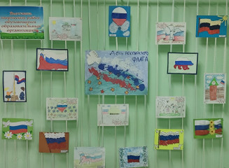 выставка РИСУНКОВ "ТРИ ЦВЕТА РОССИИ" - фото - 4